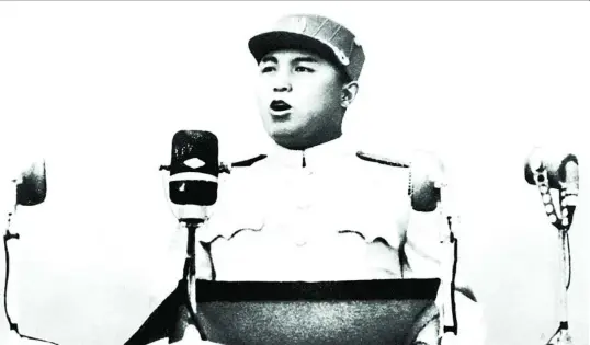  ??  ?? Kim Il-sung se convirtió en «gran líder» de este régimen comunista férreo y enigmático