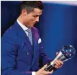  ?? Foto: F. Coffrini, afp ?? Gestern gab es einen weiteren Pokal für Cristiano Ronaldo.