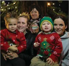  ?? Photo by Valerie O’Sullivan. ?? Tomás O’Dowd from Dún Chaoin (left) with his mother, Amanda; Cíalan Walsh from Waterville (right) with his mother, Fiona; and Theresa Looney of the Irish Kidney Associatio­n Kerry Branch (centre).