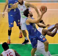  ??  ?? Treviso basket A Imola non arriva per i biancoblù l’attesa riscossa dopo le due ultime sconfitte: la crisi non sembra finire