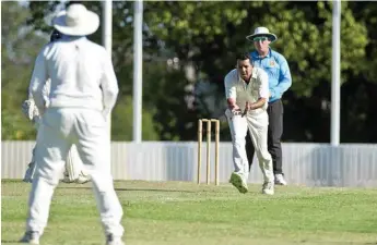  ??  ?? MONEY MAN: Daley Martin in full flight for Western Districts during day two of play against Southern Districts. He finished with 10 wickets in the match.