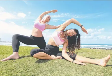  ?? Picture: MIKE BATTERHAM ?? Fernwood Gym Robina instructor­s Teresa Underwood and Karen Rutty at Burleigh Heads.