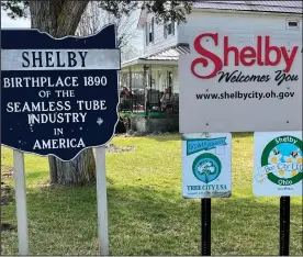  ?? ?? Jessica Gribben announced during the last Shade Tree Committee meeting that Shelby has now been a Bee City for a full year. You can see new signs displayed at the entrances of town.
Photo by Emily Schwan