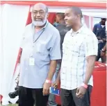  ??  ?? Winston Sill (left) was a mentor to Gleaner reporter Daviot Kelly.