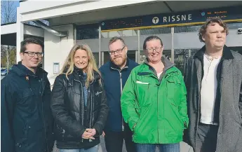  ?? FOTO: ULRICA ANDERSSON ?? IGEN. Tobias Tengström, Anna Sundberg, Patric Tengström, Ingunn Talleivsen och Magnus Appelberg är med och ordnar en Pride-picknick i Rissne.