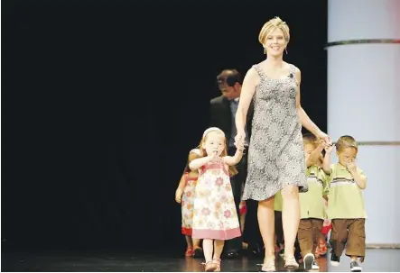  ?? AMY SUSSMAN/GETTY IMAGES/FILES ?? Kate Gosselin, centre, gained internatio­nal fame through her children — including twins and sextuplets — on TLC’s Jon + Kate Plus 8. Here she is seen with her kids in New York in 2008.