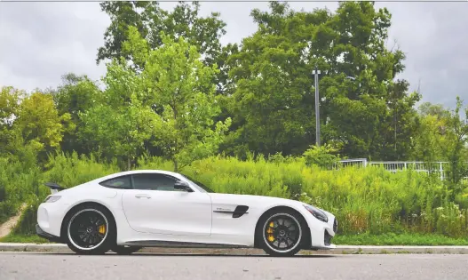  ?? NICK TRAGIANIS/DRIVING ?? The 2020 Mercedes-amg GT R is not just a fast car, it is brutally fast, easily slinging you toward its top speed of 315 km/h with its 4.0-litre twin-turbo V8.
