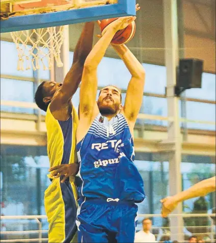  ?? FOTO: LUIS MARI UNCITI ?? Gipuzkoa Basket no pudo llevarse la final de la Euskal Kopa tras perder ante el Araberri