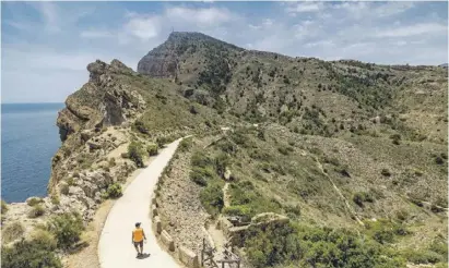  ?? Foto: David Revenga ?? Die neue Route führt auch durch den Naturpark Sierra Helada.