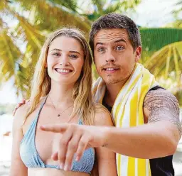  ?? VOLTAGE PICTURES ?? Abby (Virginia Gardner) e Travis (Dylan Sprouse): besteirol