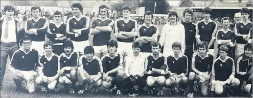  ?? ?? Patsy (back row, 7th from the left) as part of the Galtee Gaels 1985 junior football team.