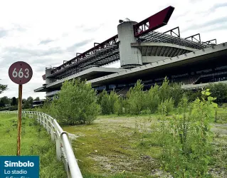  ??  ?? Simbolo Lo stadio di San Siro è al centro del dibattito politico: il Consiglio lunedì ha votato il testo sull’interesse pubblico del progetto