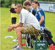  ?? Foto: Szilvia Izsó ?? Huisheims Trainer Alexander Schuster musste mit ansehen, wie sein Team einige Chancen vergab und letztendli­ch keine Punkte holte.