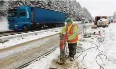  ?? FOTO MAFRA – T. BLAŽEK ?? Změna. Zatímco vloni se práce na D1 protáhly do zimy a při sněžení i kvůli tomu vznikaly kolony, letos by měla být dálnice plně průjezdná.