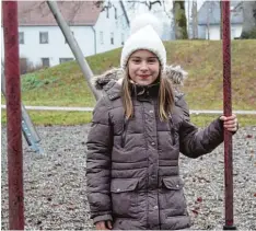  ?? Foto: Eva Münsinger ?? Jule Köpf hat mit ihrem Antrag dafür gesorgt, dass die Gemeinde Tagmershei­m eine Rutsche für den Spielplatz im Ortszentru­m anschafft.