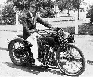  ??  ?? ABOVE Norm Cunningham was an Indian fan before switching to Harley Davidson.
BELOW What proper gentlemen wear on a transconti­nental ride. PW Percy Armstrong in the chair.