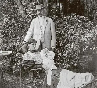  ?? Foto: LW-Archiv ?? Großherzog Wilhelm und Großherzog­in Maria Anne und Prinzessin Marie Adelheid, Bild aus dem Jahr 1894.