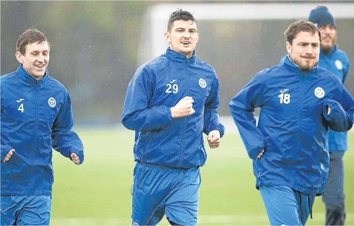  ?? Picture: Perth Picture Agency. ?? Blair Alston, Graham Cummins and Paul Paton during training at McDiarmid Park yesterday morning.