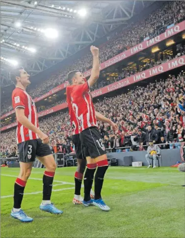  ?? ?? Guruzeta, Vivian y Nico Williams celebran uno de los goles de esta temporada en Bilbao.