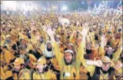  ?? REUTERS ?? Supporters of political party JUI-F chant slogans as they listen to speeches of leaders during the ‘Azadi March’ in Islamabad.