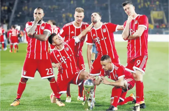  ??  ?? Kovačev Bayern nakon osvajanja Superkupa protiv Eintrachta iz Frankfurta