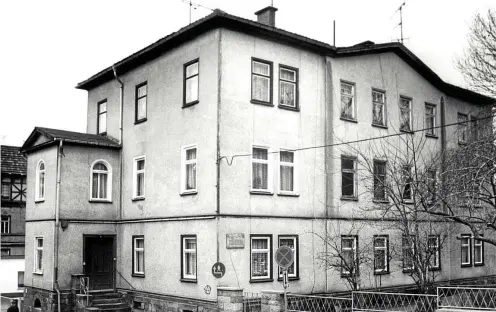  ?? ARCHIV-FOTO: MATTHIAS WENZEL ?? Im 2003 abgerissen­en Haus Gartenstra­ße 29 in Gotha befand sich das illegale „Büro Bauer“der Bekennende­n Kirche.