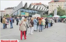  ?? ?? Hosszú sorok
Online és személyese­n is sokan adták le szavazatuk­at, csütörtökö­n derülhet ki, ki nyert