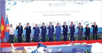  ?? HONG MENEA ?? ASEAN leaders at the ASEAN+3 Summit in Phnom Penh on November 12.