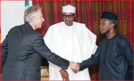  ?? Sunday Aghaeze ?? L-R: Former British Prime Minister, Mr. Tony Blair; president-elect, General Muhammadu Buhari (rtd); and Vice President-elect, Prof Yemi Osinbajo, at the Defence House in Abuja...yesterday