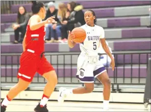  ?? EMERY GBODOSSOU ?? It was an unsuccessf­ul weekend for the Gaiters as they accumulate­d four losses against Laval and Mcgill.