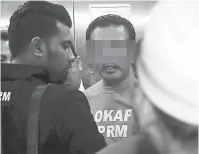  ?? — Gambar Bernama ?? DIREMAN: Seorang anggota Exco Kerajaan Negeri Johor yang ditahan Suruhanjay­a Pencegahan Rasuah Malaysia (SPRM) semalam di Johor Bahru, semalam.