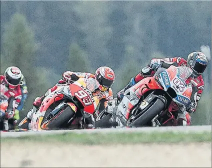  ?? FOTO: EFE ?? Marc Márquez, Andrea Dovizioso y Jorge Lorenzo vuelven a citarse. Una semana después el duelo está servido entre Honda y Ducati