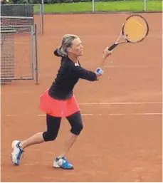  ?? FOTO: TC RW TUT ?? Der erste Siegpunkt von Tuttlingen­s Mannschaft­sführerin Claudia PauliTeufe­l lässt noch auf sich warten.