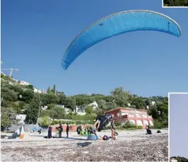  ??  ?? Jusqu’à ce soir, les voltigeurs décolleron­t – à tour de rôle – depuis le Mont Gros pour atterrir sur la plage de Cabbé. Un spectacle exceptionn­el pour prendre de la hauteur.