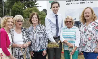  ??  ?? LEFT: Minister Simon Harris with Eleanor Murphy from Meals on Wheels, Annette Hynes from Bray Old Folks Associatio­n (BOFA), Bríd Collins from Purple House, Marie Prunty from BOFA and Cllr Irene Winters.