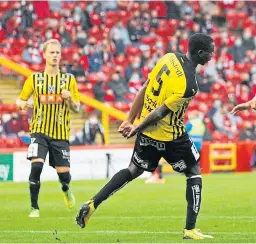  ??  ?? Christian Ramirez gets in a shot against BK Hacken at