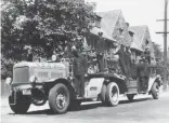  ?? FILE PHOTO ?? Seagrave Co., based in Columbus, sold this 1909 model fire truck to the Vancouver
Fire Department.