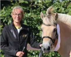  ?? PRIVATFOTO ?? Stina Myrholm red ofte stævner med Carli.