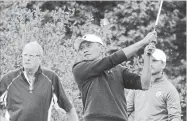  ??  ?? Rockway Vineyards' Kham Vong, the defending men's champion, teeing off at the 2018 Champion of Championsh­ips on his home course Saturday.