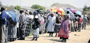  ?? /THULANI MBELE ?? Former civil servants demand answers amid claims that their pensions were transferre­d to a new fund with wrong balances.