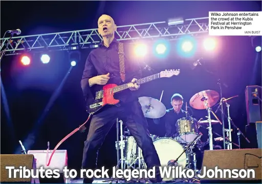  ?? IAIN BUIST ?? Wilko Johnson entertains the crowd at the Kubix Festival at Herrington Park in Penshaw