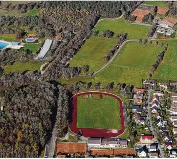  ?? Foto: Geyer-luftbild ?? Dem Schießberg stehen womöglich bauliche Veränderun­gen bevor. Zunächst aber will die TSG die Tartanbahn im Stadion erneuern.