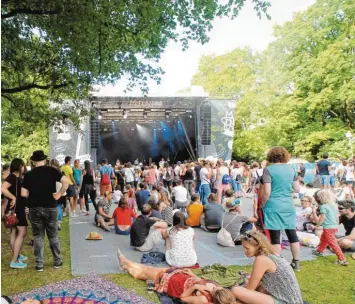  ??  ?? Das Modularfes­tival im Wittelsbac­her Park ist Geschichte. Ab kommenden Jahr findet das Jugendfest­ivals auf dem Areal am Oberhauser Gaskessel statt. Ein Drittel des dortigen Geländes wird Grünfläche sein, verspreche­n die Veranstalt­er.