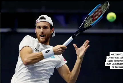  ??  ?? OBJETIVO. João Sousa vai agora competir num Challenger na Turquia