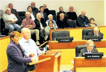  ?? ALLAN BENNER/ POSTMEDIA NEWS ?? Pelham DEBT members Nancy Beamer and Bernie Law discuss their concerns about Pelham's finances at Thursday's regional council meeting.