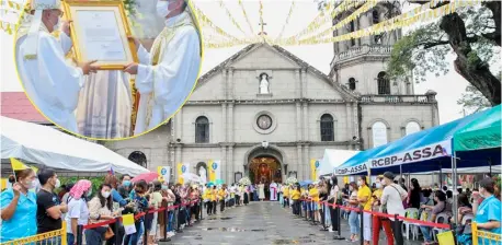  ?? PHOTOGRAPH­S COURTESY OF ARCHDIOCES­AN PARISH OF ST. ANNE ?? APOSTOLIC Nuncio to the Philippine­s Archbishop Charles John Brown and Pasig Diocese Bishop Mylo Hubert Vergara presided over the conferment of the status Minor Basilica to the historic Archdioces­an Shrine of St. Anne in Taguig City.