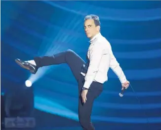  ?? Todd Rosenberg Showtime ?? MANISCALCO performs in his new Showtime special, “Why Would You Do That?”