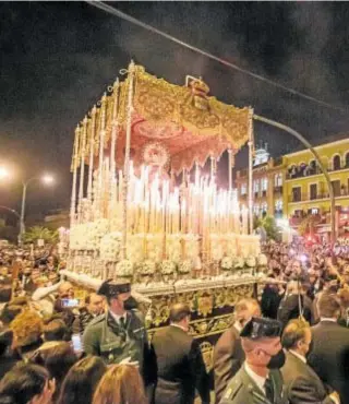  ?? ?? Paso de la Virgen de la Esperanza Macarena // VANESSA GÓMEZ