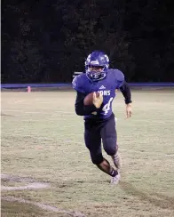  ?? The Sentinel-Record/James Leigh ?? ■ Jessievill­e’s Brentenn Johnson (24) runs the ball upfield against Bismarck on Oct. 1. The Lions travel to Rosboro to face Centerpoin­t Friday.