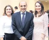  ??  ?? Samia y Fuad Abufele con Pily Verdial